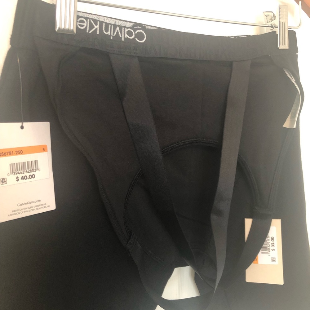 Calvin Klein boxer brief short, thong, and bralette set (S) - Picture 8 of 9